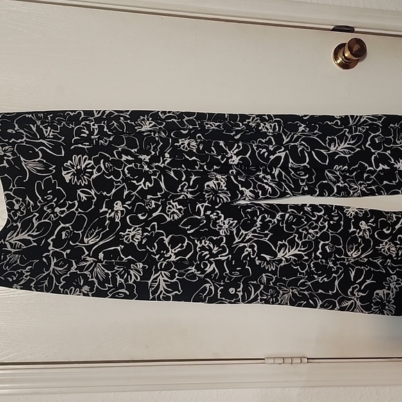 Wide legged Pants - Picture 3 of 6